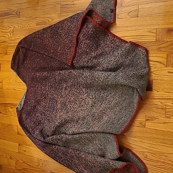 Poncho - Picture 3 of 4